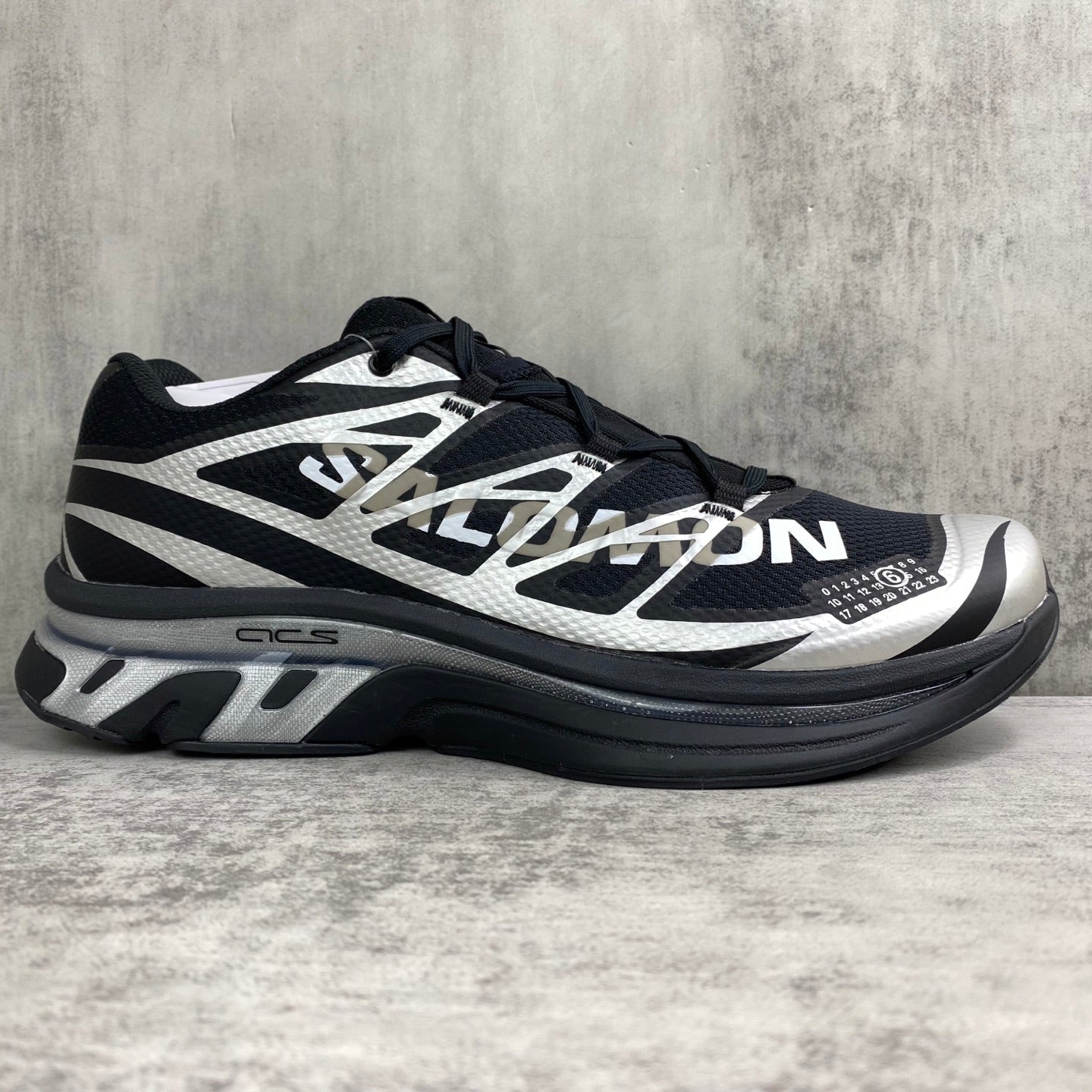 SALOMON x MAISON MARGIE XT-6 MM6