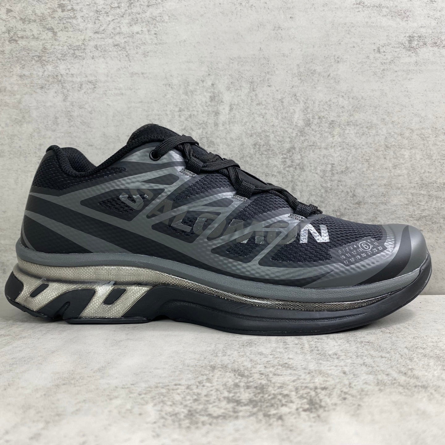 SALOMON x MAISON MARGIE XT-6 MM6