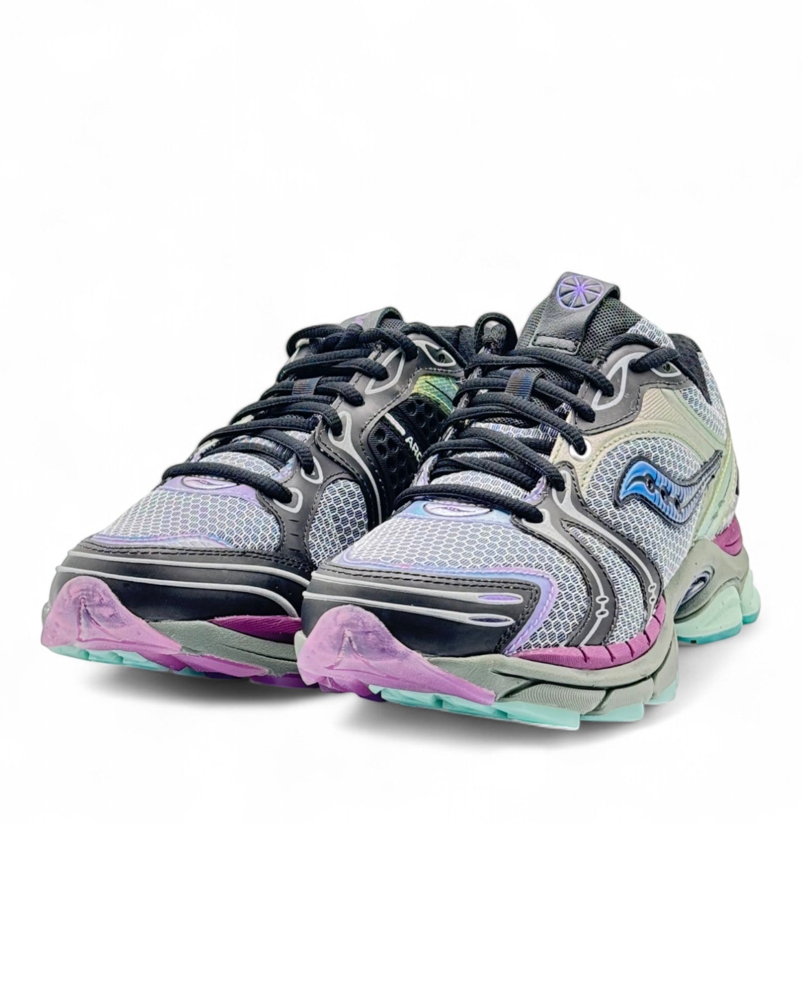 Saucony Triumph 4 "Holographique"