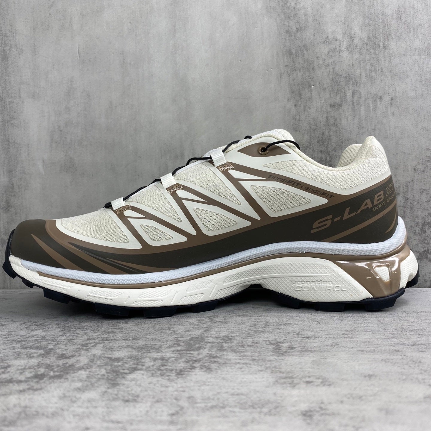 SALOMON XT-6