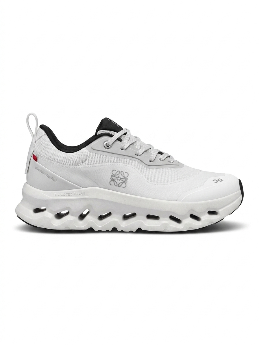 On x Loewe - White