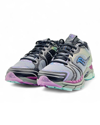 Saucony Triumph 4 "Holographique"