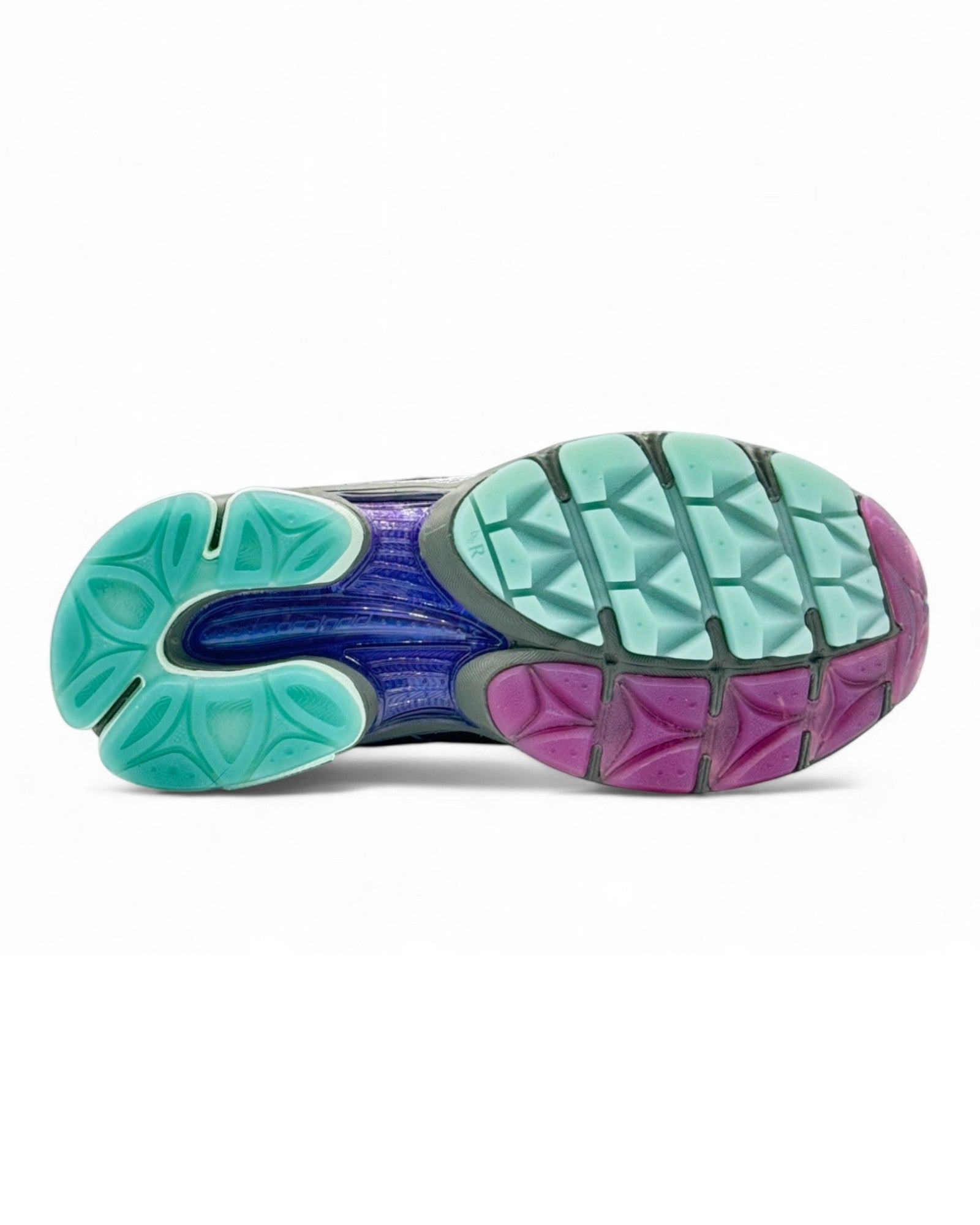 Saucony Triumph 4 "Holographique"