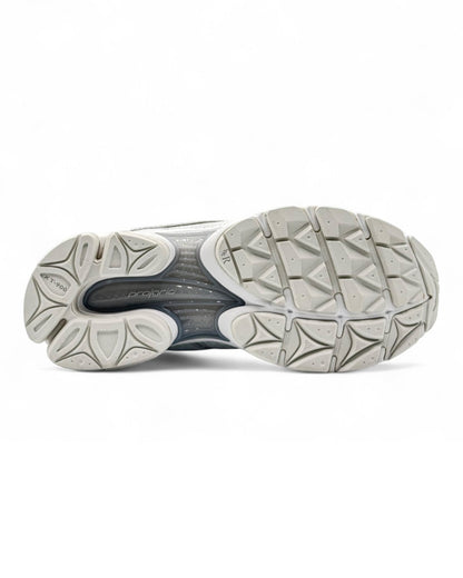 Saucony Triumph 4 "White Silver"