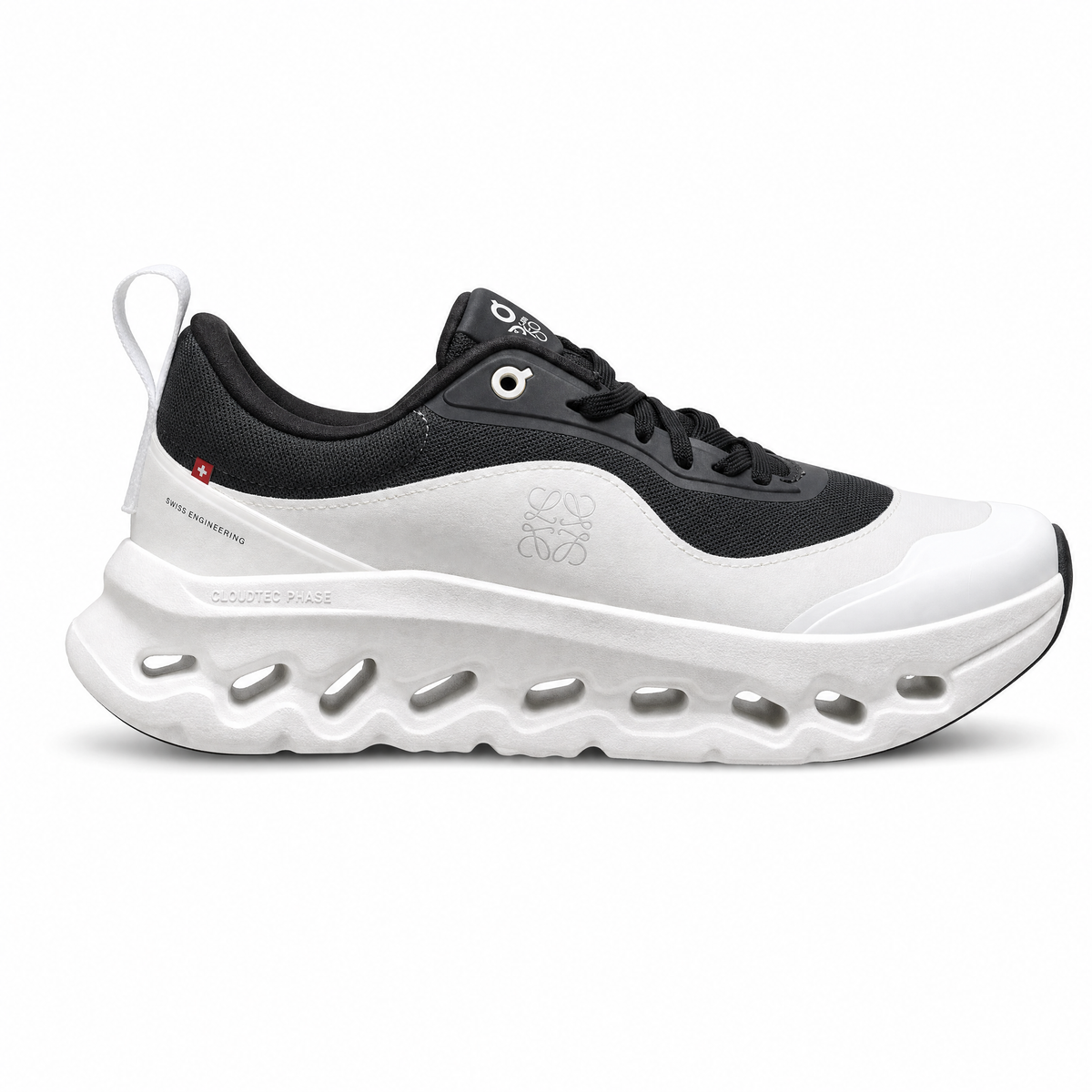On x Loewe - White Black